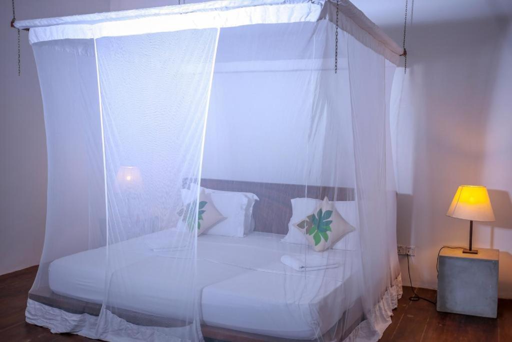 Knight Inn - Galle Fort Bagian luar foto