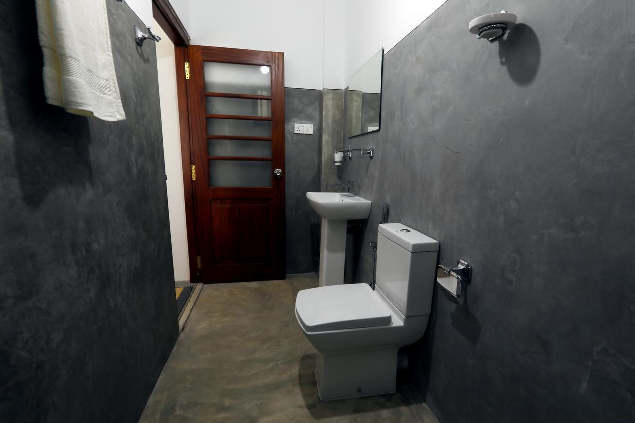Knight Inn - Galle Fort Bagian luar foto