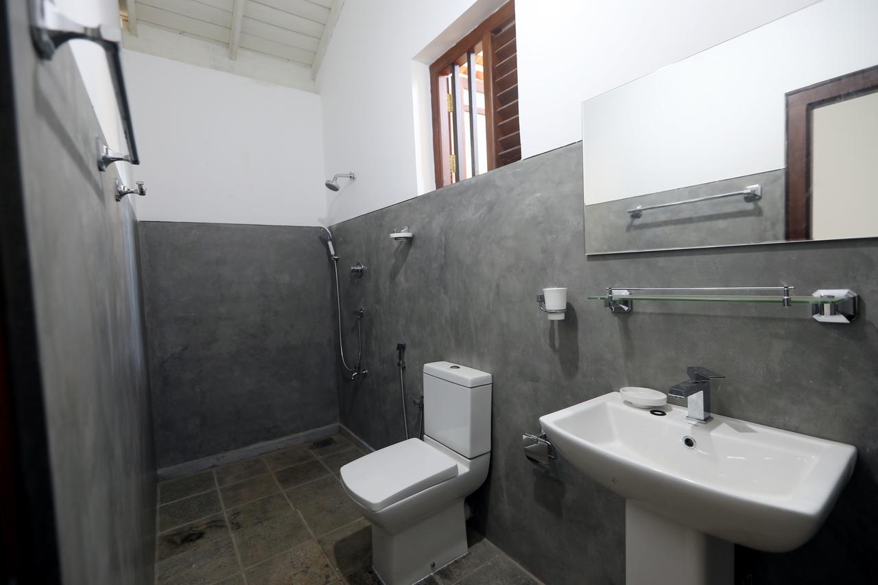 Knight Inn - Galle Fort Bagian luar foto