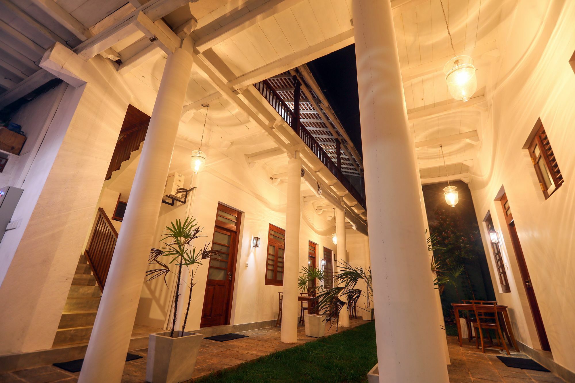 Knight Inn - Galle Fort Bagian luar foto